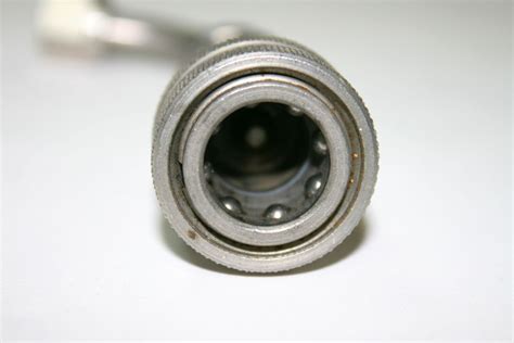 fix leaking hydraulic quick coupler